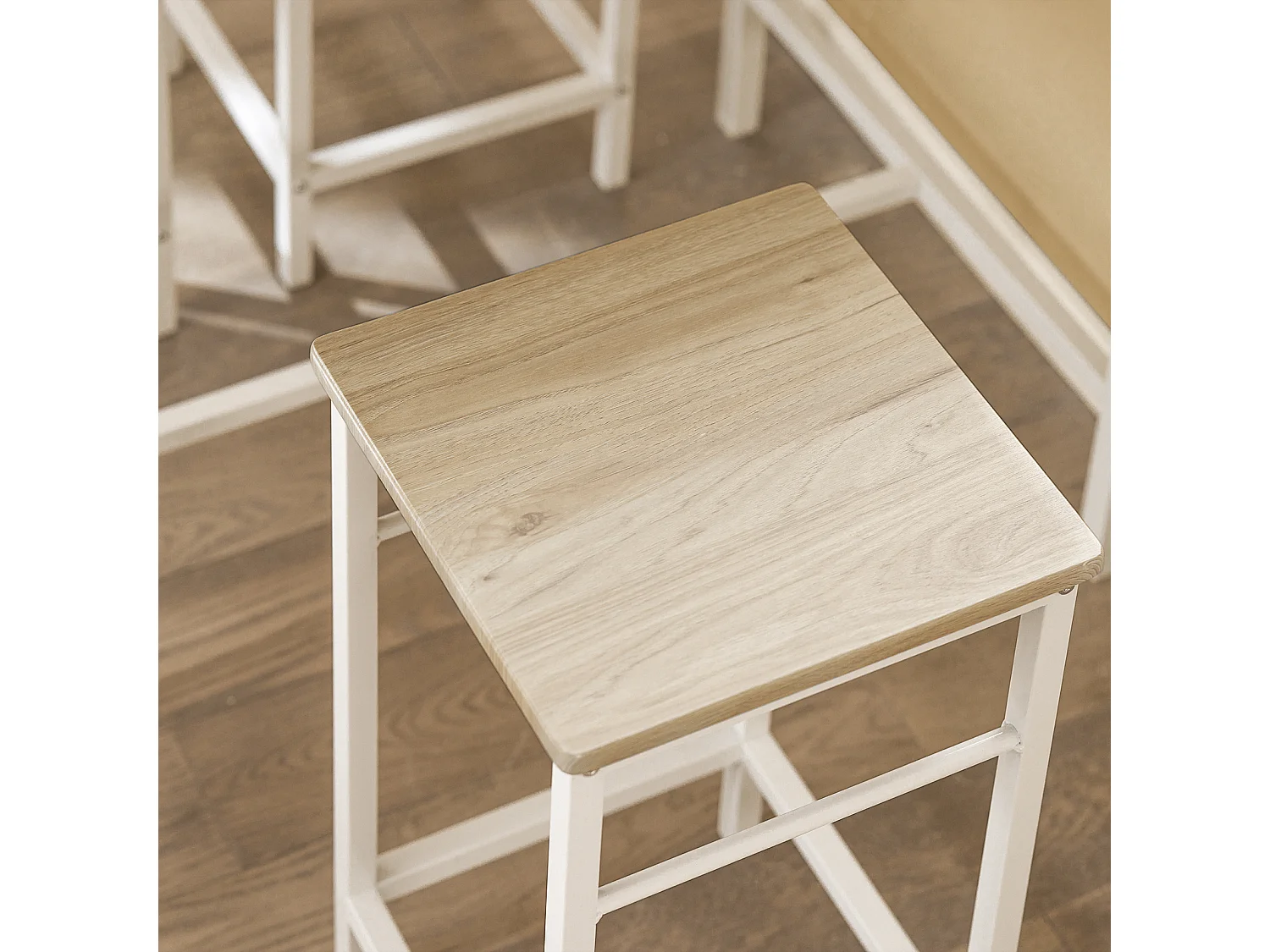 Set de 1 Table + 4 Tabourets Ensemble, Table de Bar Bistrot + 4 Tabourets avec Repose-Pieds Table Haute Cuisine SoBuy OGT11-WN