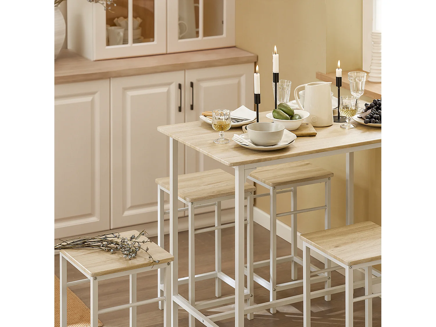 Set de 1 Table + 4 Tabourets Ensemble, Table de Bar Bistrot + 4 Tabourets avec Repose-Pieds Table Haute Cuisine SoBuy OGT11-WN