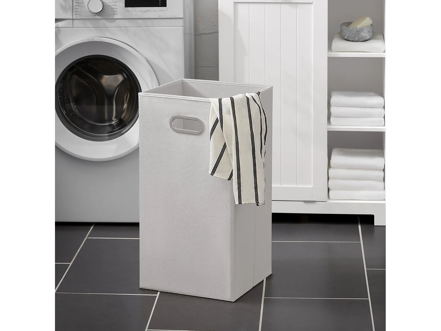 SoBuy Badkamerkolommeubelkast Hoog Toiletkast Opbergmeubel voor badkamer, wasruimte, met 2 deuren en 2 laden, 6 planken en 1 wasmand, 60x37x171cm, BZR104-W