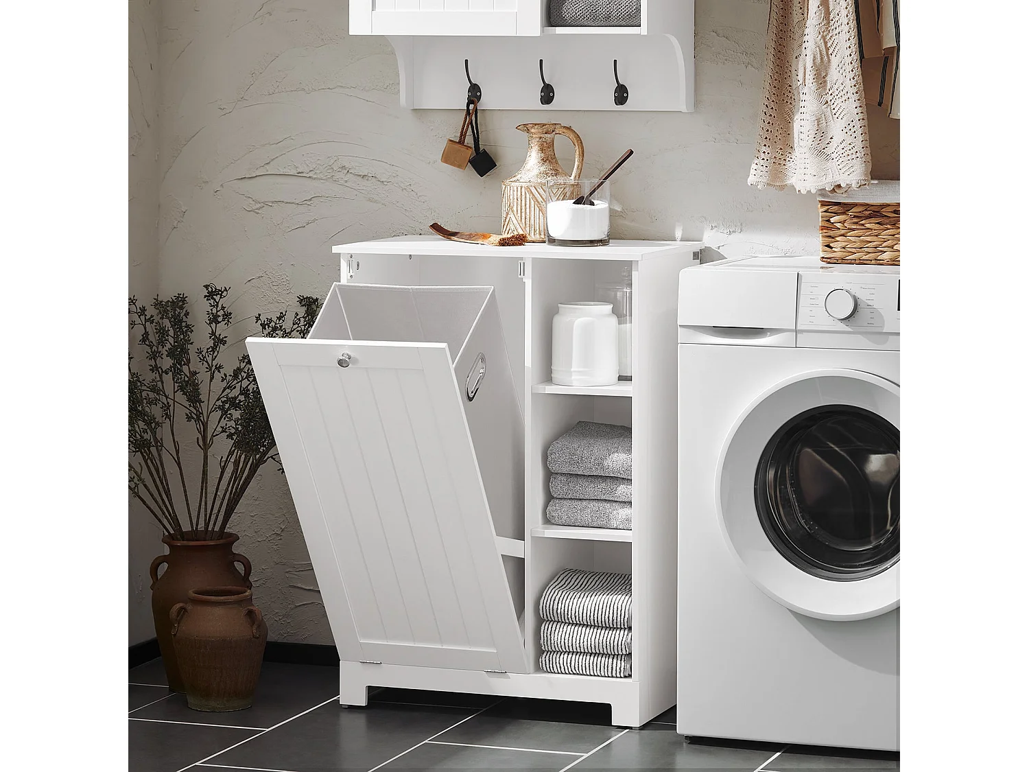 Armoire à Linge avec Sac à Linge avec 3 étagères et 1 Panier à Linge Amovible SoBuy BZR105-W