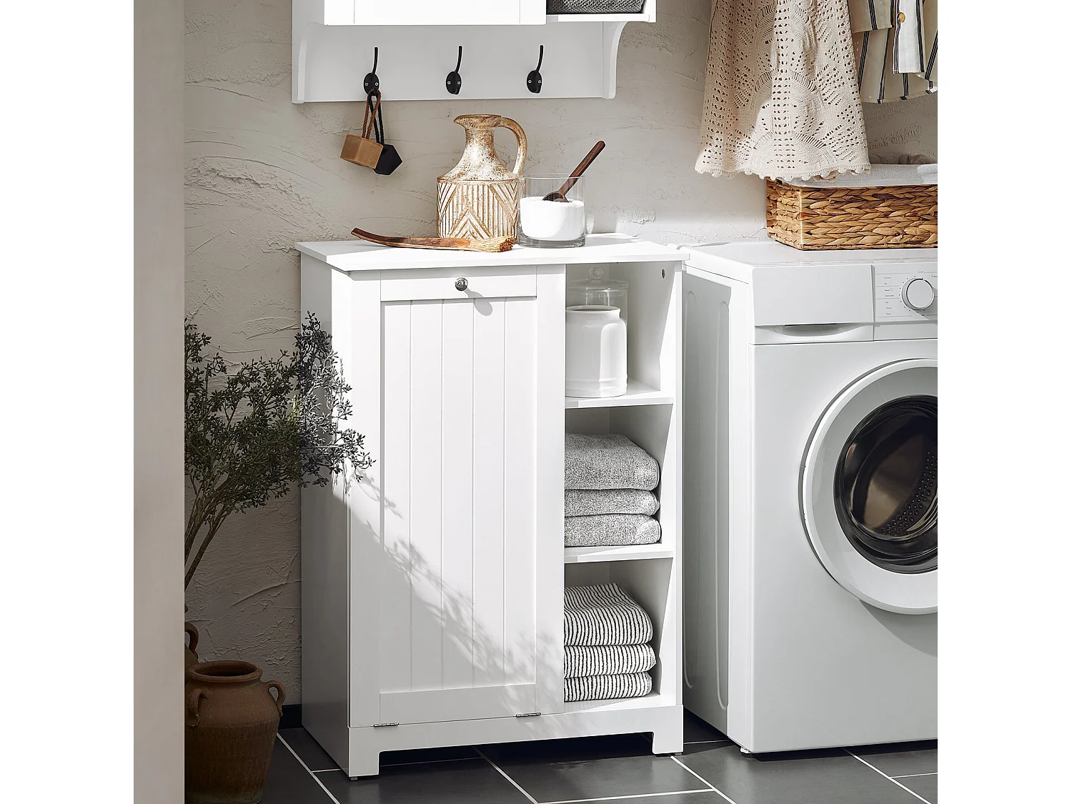 Armoire à Linge avec Sac à Linge avec 3 étagères et 1 Panier à Linge Amovible SoBuy BZR105-W