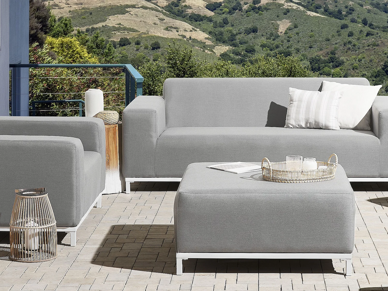 Garten-Ottomane Stoff grau mit Metallgestell weiß Outdoor & Indoor Modern Rovigo