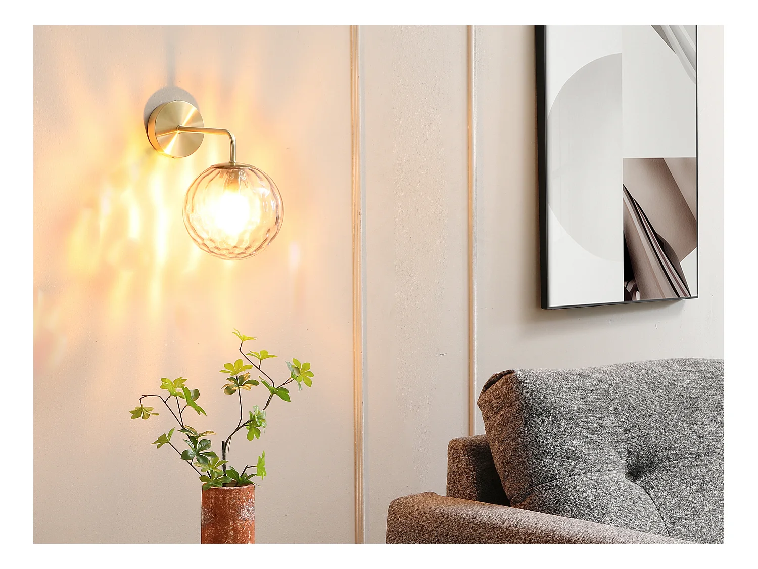 Aplique de parede em metal e vidro fumado C32xA32xL20 cm dourado - SUSANNE