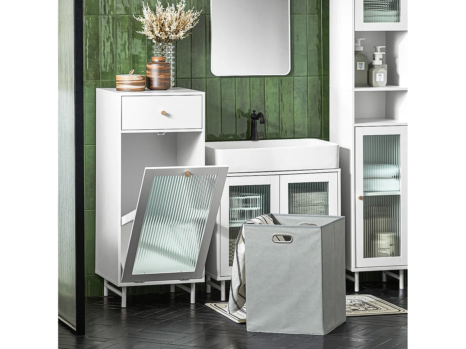 SoBuy BZR116-W Armoire à Linge Meuble Bas de Salle de Bain sur Pieds Meuble Salle de Bain avec 1 tiroir, 1 Porte en Verre et 1 Panier à Linge Amovible