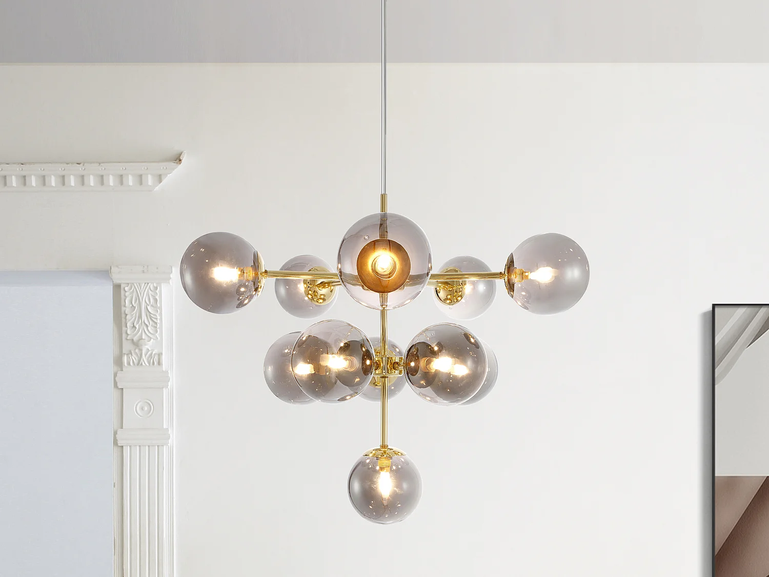 Lysekrone i metall og skinnende røkt glass - 11 kuler - D. 61 x H. 144 cm - Gyllen - SOFIA