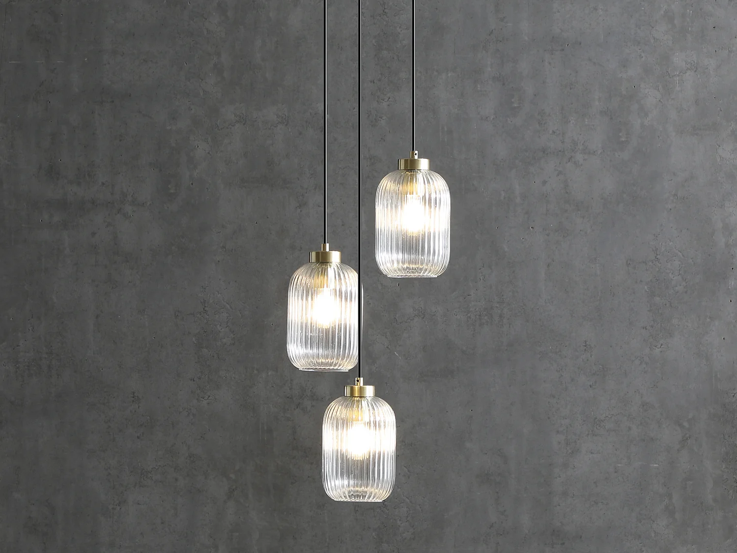 Lustre en métal et verre texturé - 3 globes - L. 30 x H. 120 cm - Doré - LOUXOR