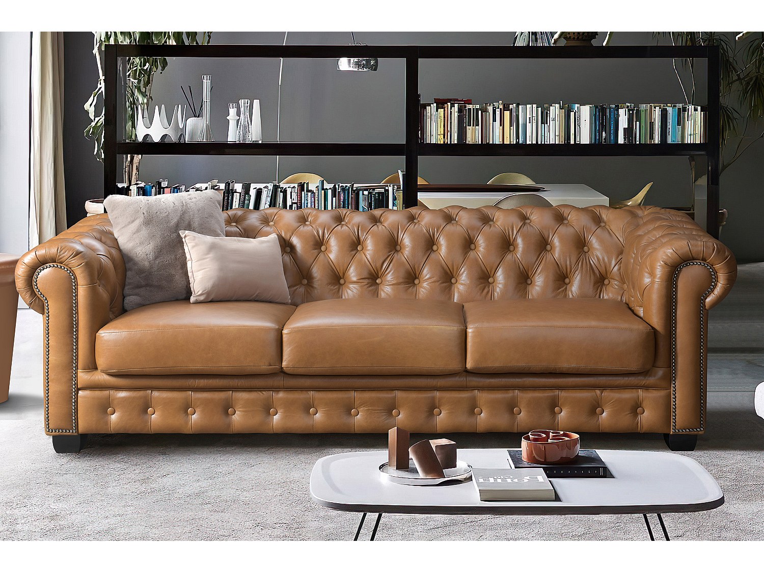 Canapé chesterfield 4 places BRENTON 100% cuir de buffle premium - Caramel vintage