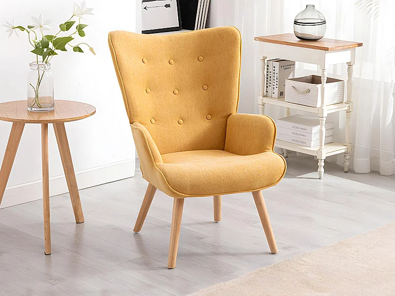 Lænestol i sennepsgult stof VATELY
