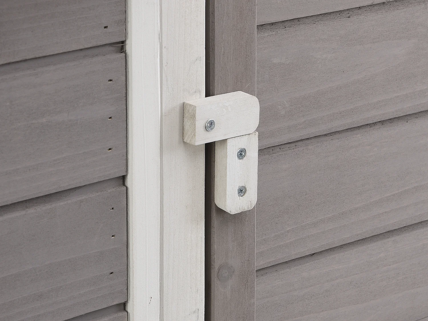 Hönshus med utegård för 4 hönor  i vit och grå trä 173 × 64 × 108 cm LEVAS