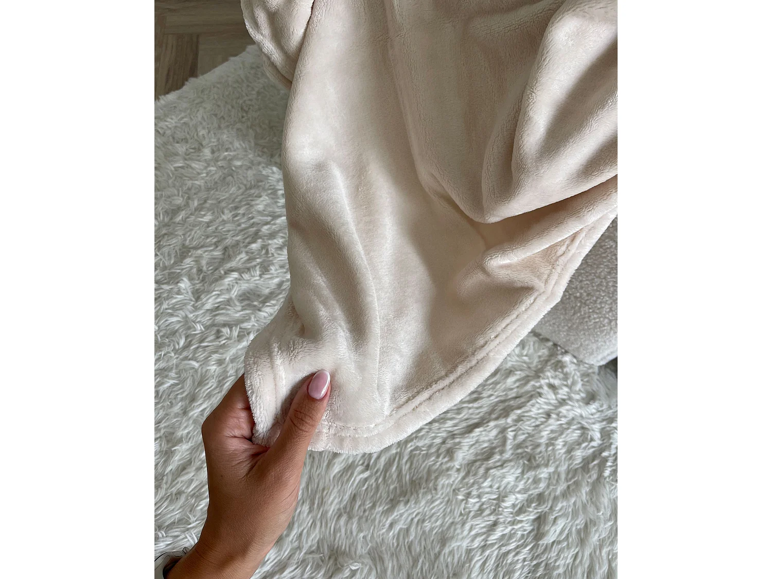 Kuscheldecke BAYBURT 150 x 200 cm Cremeweiss