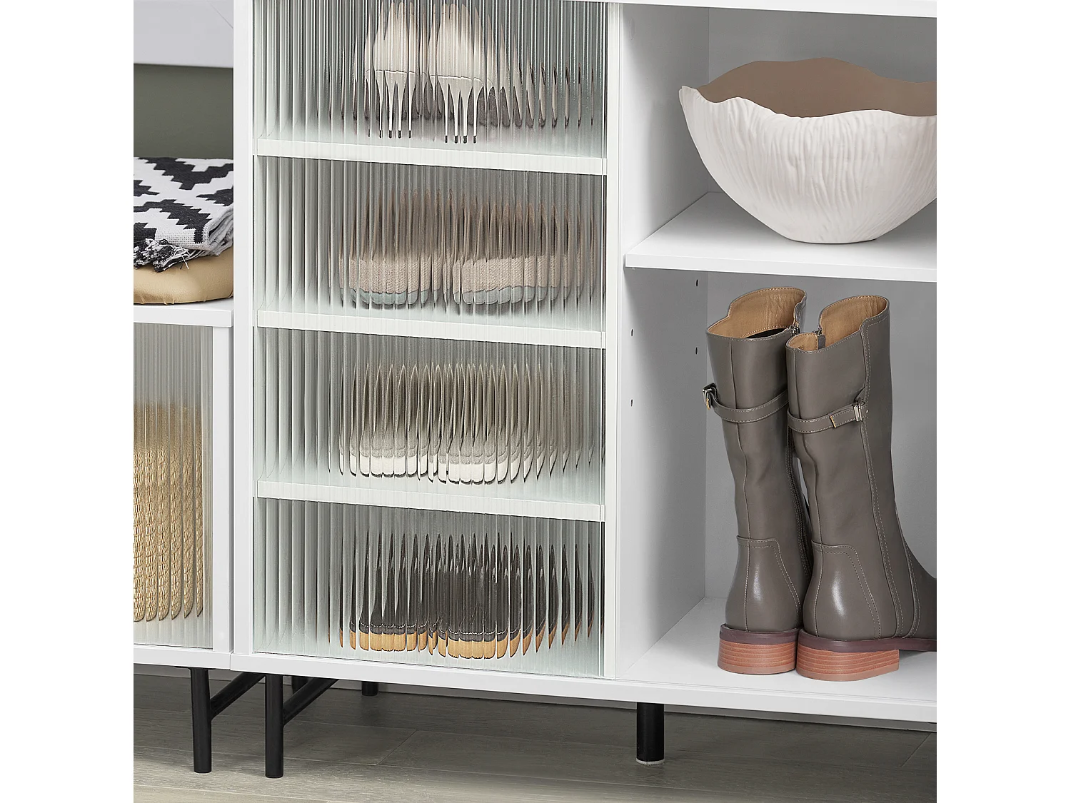 Buy Gangkast, Schoenenkast, Opbergkast, Bijzetkast, Dressoir met Glazen Schuifdeur, Schoenenkist, Zijkast - Wit, 70 x 34 x 90 cm, FSB61-W