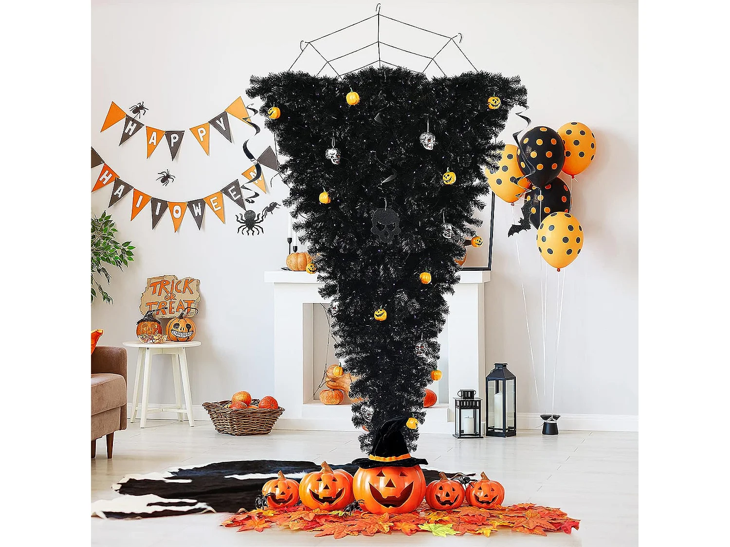Sapin de noël artificiel noir 180 cm inversé arbre d'halloween avec 270 lumières led violettes décoré de citrouilles crânes