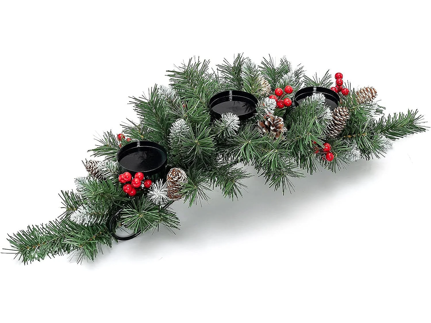 Centre de table noël 3 bougeoirs ø 8cm 7 pommes de pin, 7 grappes de baies rouges en sapin artificiel branches enneigées