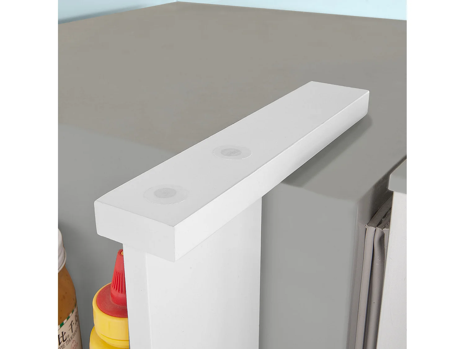 Étagère à suspendre pour réfrigérateur avec ventouses Étagère à épices en bois - 3 étagères et 5 crochets - Blanc FRG150-W SoBuy