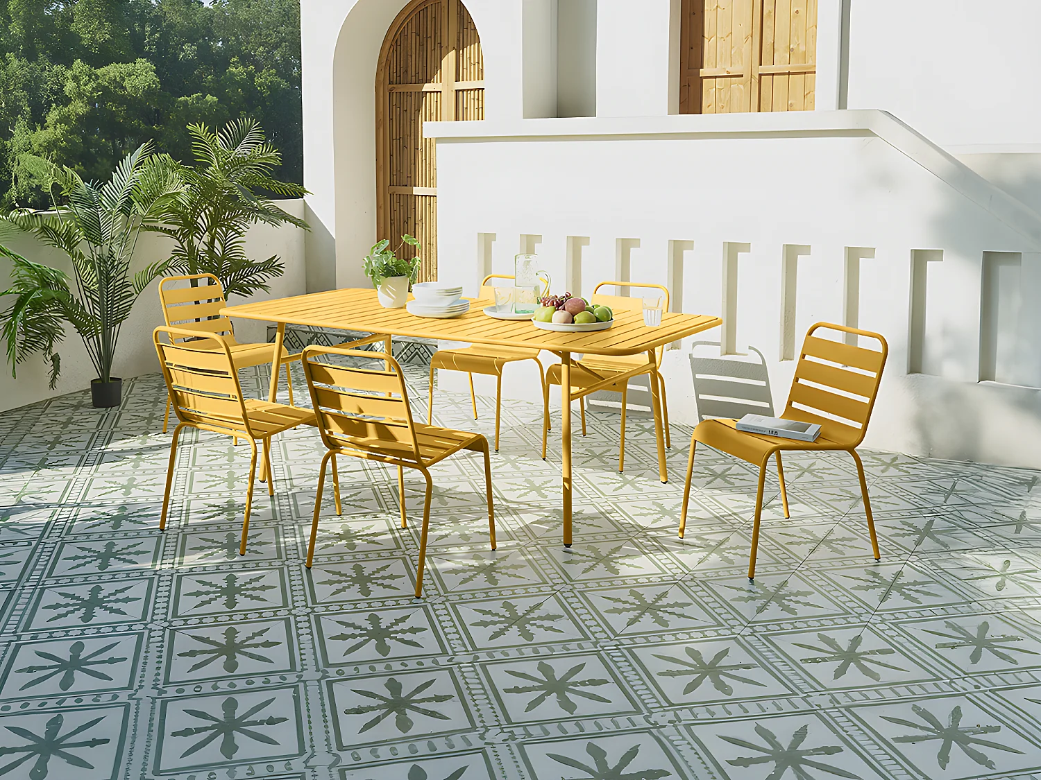 Set van 2 opstapelbare tuinstoelen van metaal - Mosterdgeel - MIRMANDE  van MYLIA