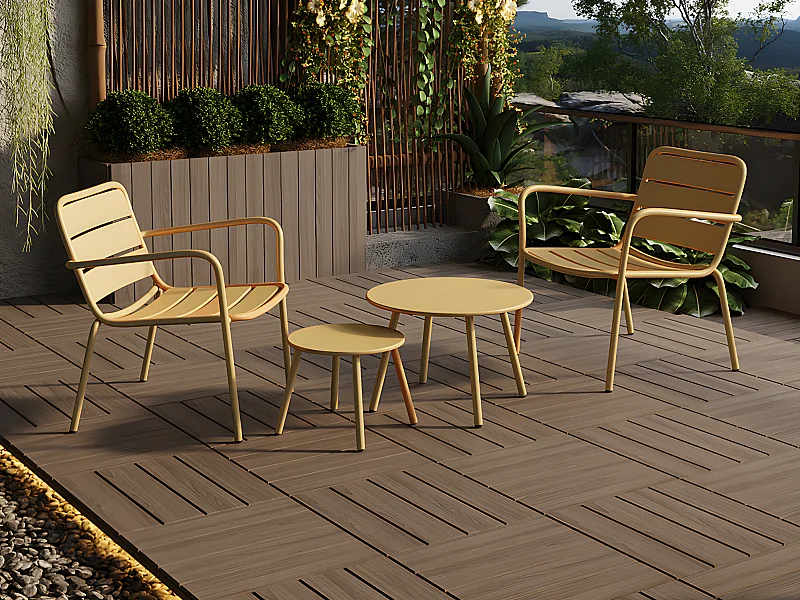 Zestaw ogrodowy z metalu - 2 niskie fotele sztaplowane i wysuwane stoliki - Żółty musztardowy - MIRMANDE marki MYLIA