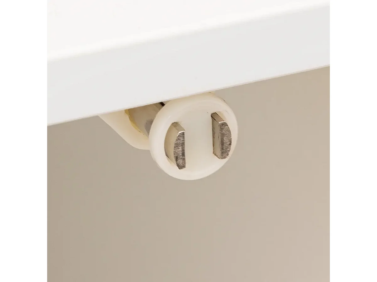 Meuble bas avec une porte en panneau de particules coloris blanc/naturel