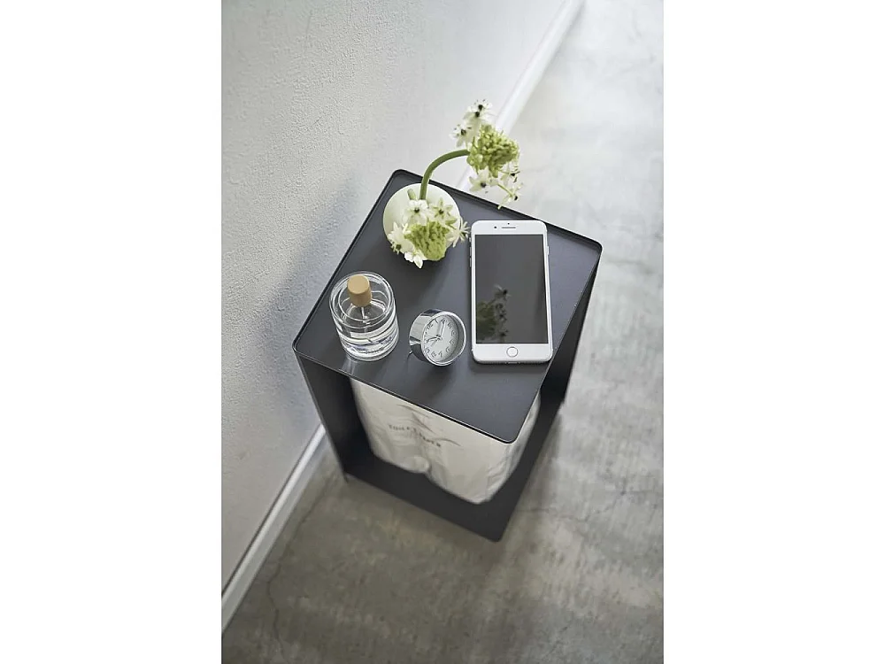 Contenitore per toilette con rotelle