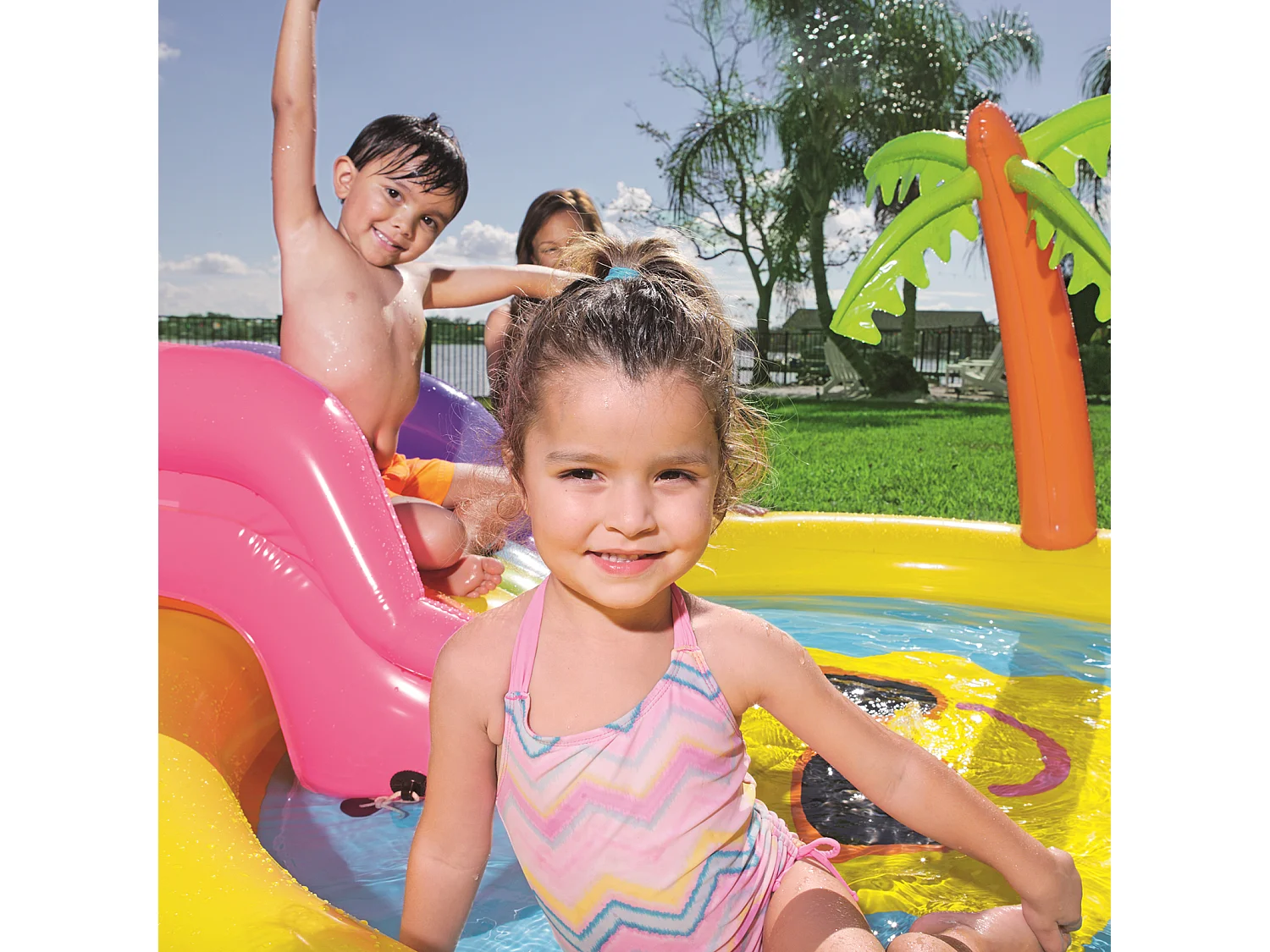 Piscine Gonflable pour Enfants Bestway Sunnyland Splash Play 237x201x104 cm