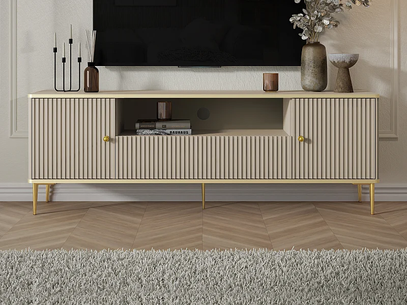 Meuble TV avec 2 portes, 1 tiroir et 1 niche en MDF et acier - Beige et doré - SINEAD de Pascal MORABITO