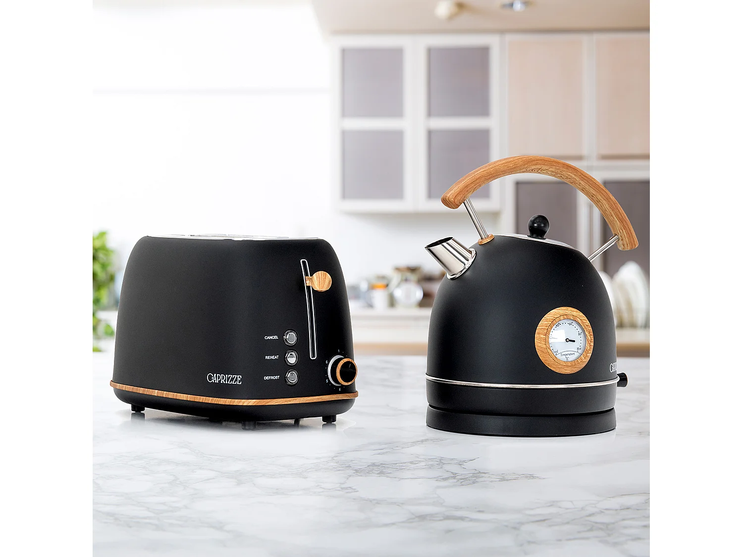 Pack Grille-Pain Caprizze Kaito avec Double Fente Extra Large et Bouilloire Nara Couleur Noir Mat avec Design Rétro Vintage