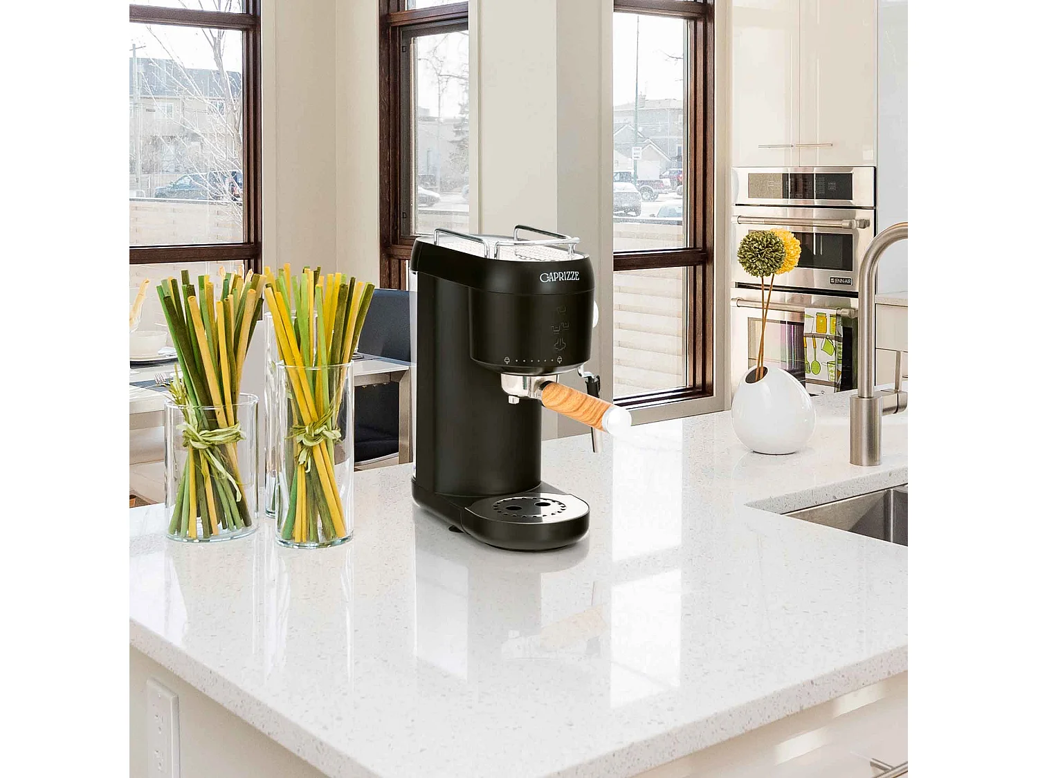 Cafetera Express Semiautomática Caprizze Hikari 1400 W 20 Bares con Vaporizador y Espumador USB incluido Color Negro Mate