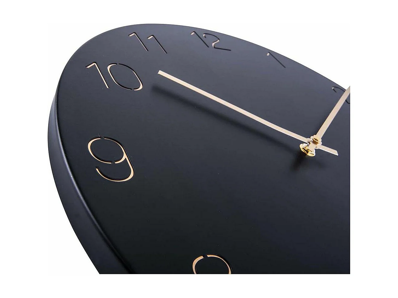 Horloge en métal chiffres gravés Charm