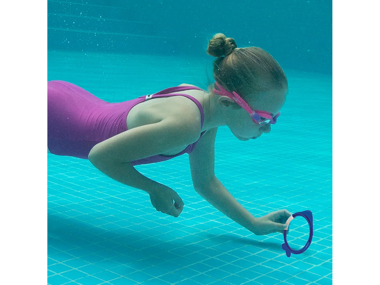 Jeu de Piscine Bestway Lil Fish avec 4 Anneaux de Plongée de Couleurs Bleu Orange Vert pour Enfants