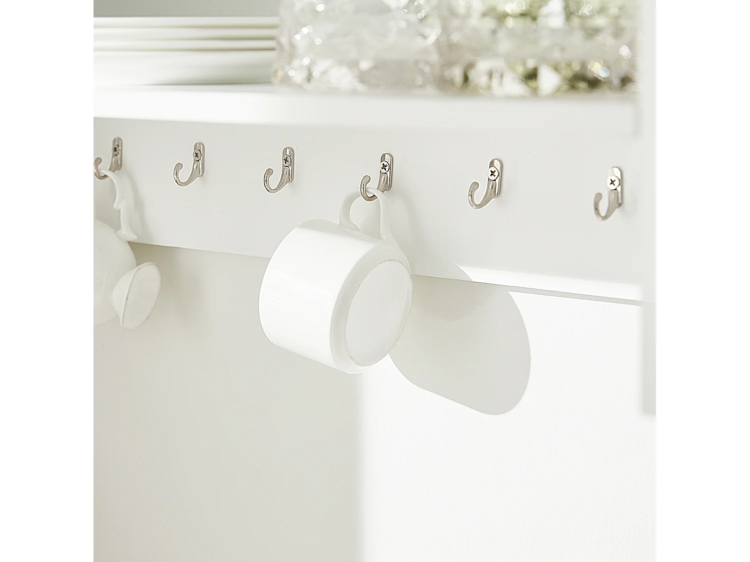 SoBuy KCR09-W Porte-Assiettes Murale Meuble de Rangement d'Assiettes Mural Etagère à Epices Etagere  - avec 1 étagère supplémentaire et 7 Crochets