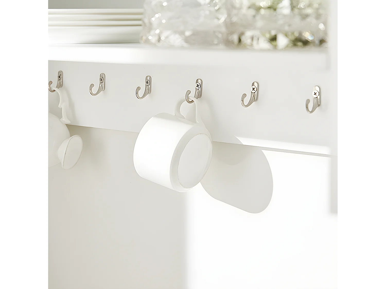 SoBuy KCR09-W Porte-Assiettes Murale Meuble de Rangement d'Assiettes Mural Etagère à Epices Etagere  - avec 1 étagère supplémentaire et 7 Crochets