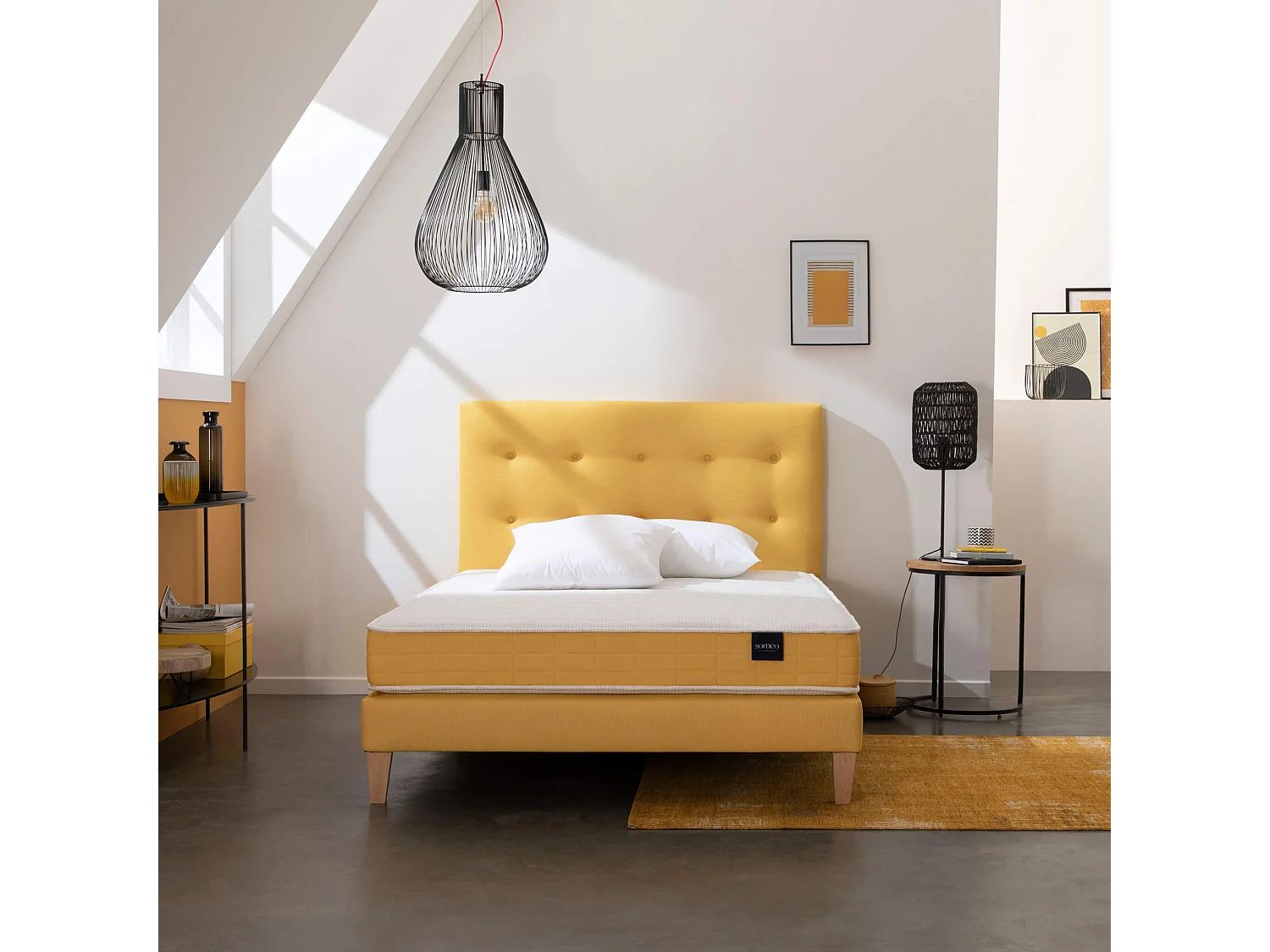 Sommier déco tapissier jaune Aurore - SOMEO 180x200
