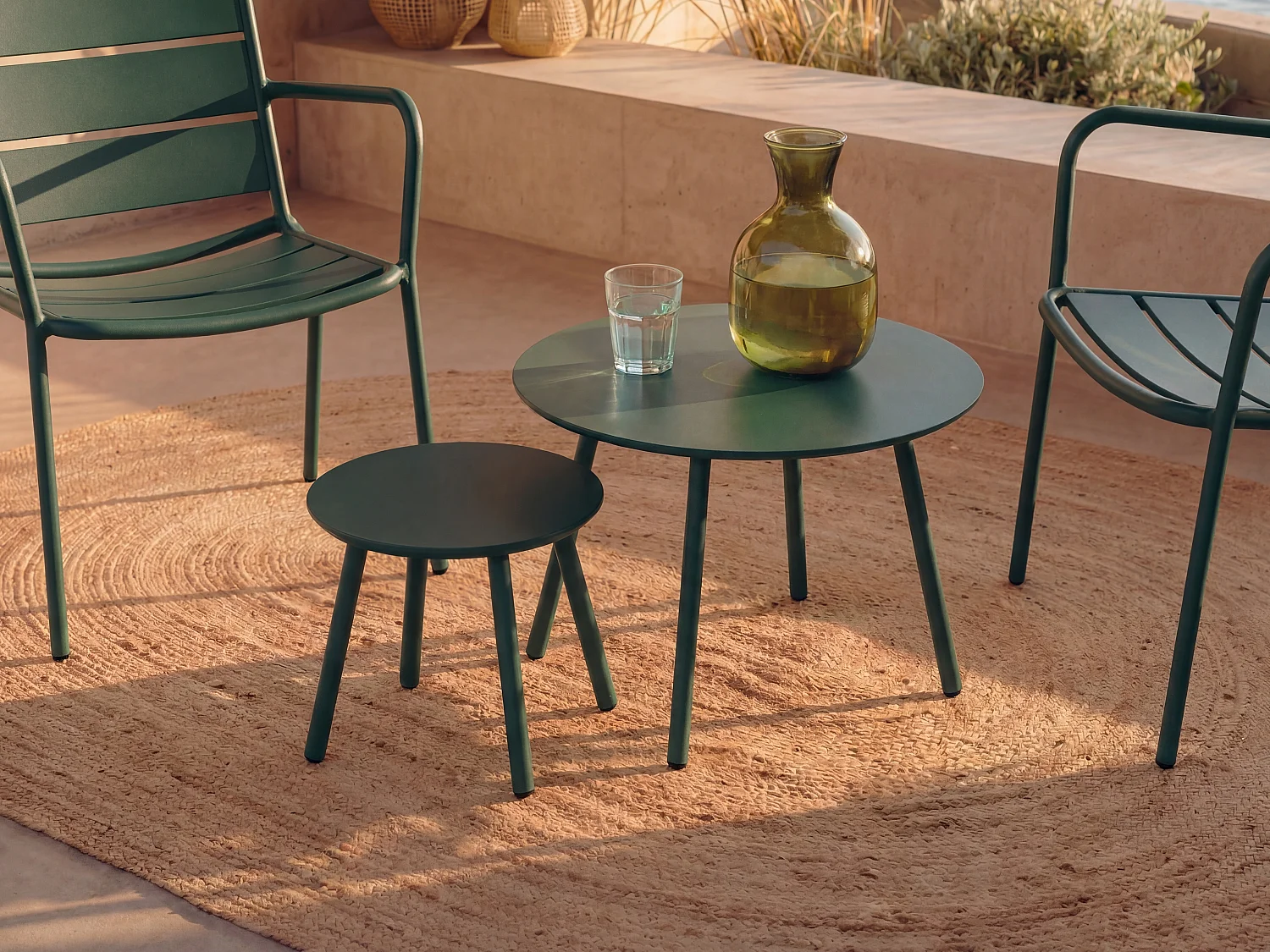 Stoliki wysuwane ogrodowe z metalu - Butelkowa zieleń - MIRMANDE marki MYLIA