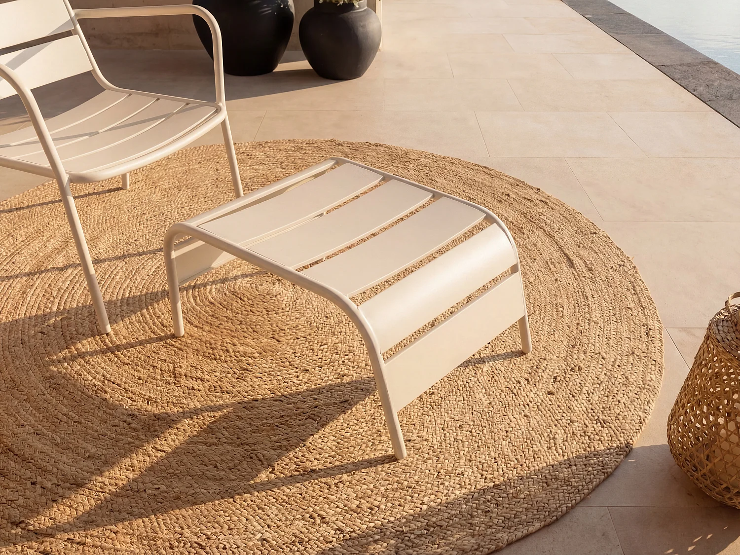 Poggiapiedi in Metallo Beige - MIRMANDE di MYLIA