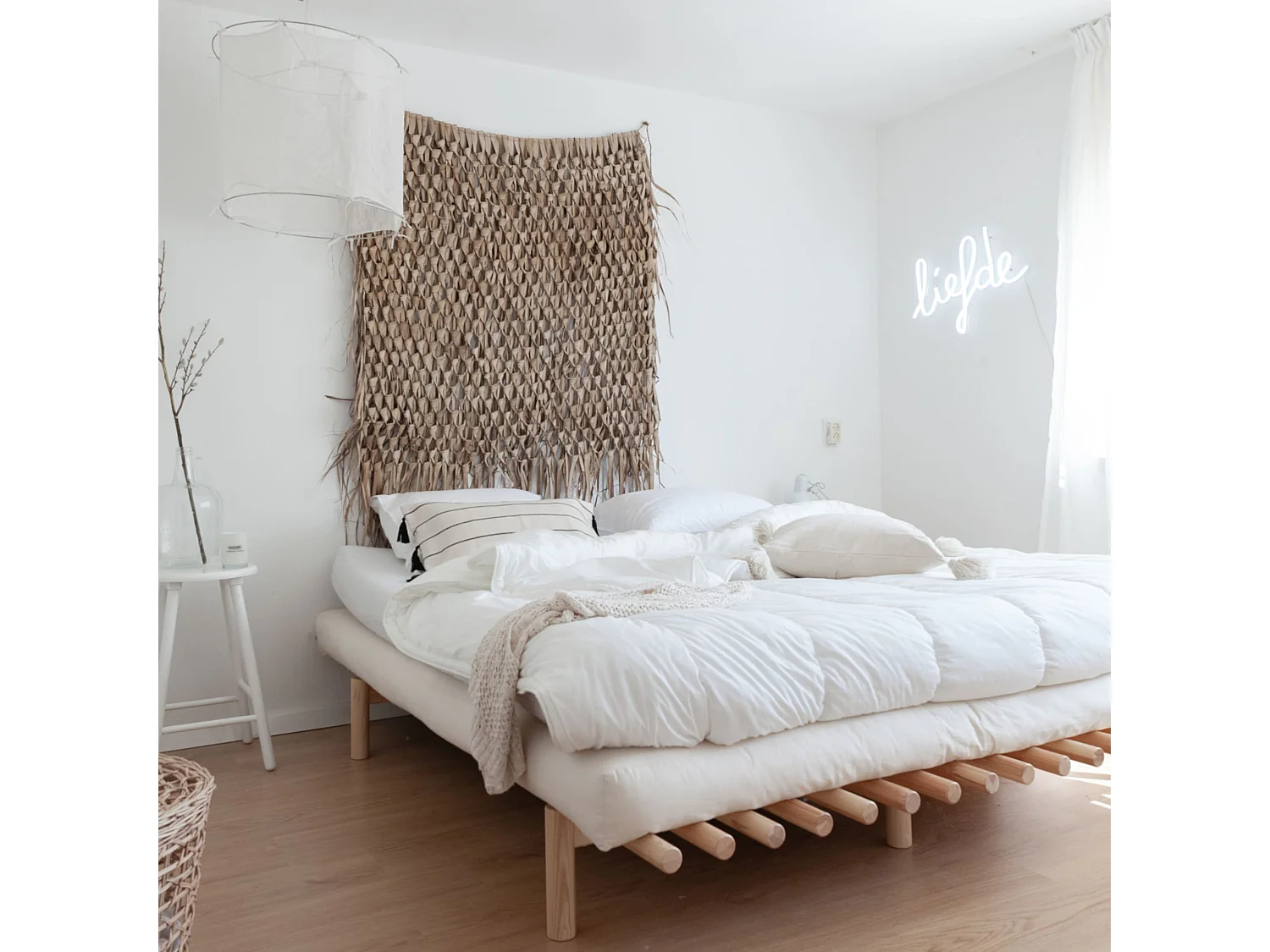 Lit futon à lattes PACE en pin massif naturel 180x200