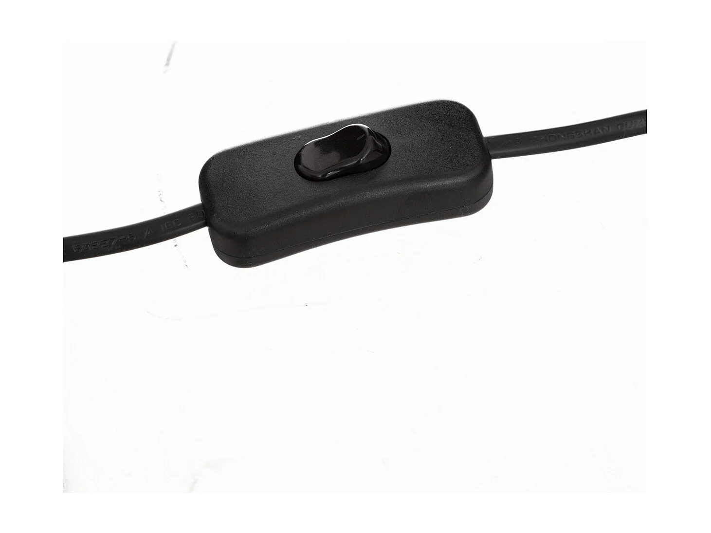 Lampe à poser en Cannage de Rotin et métal Noir H 44 cm