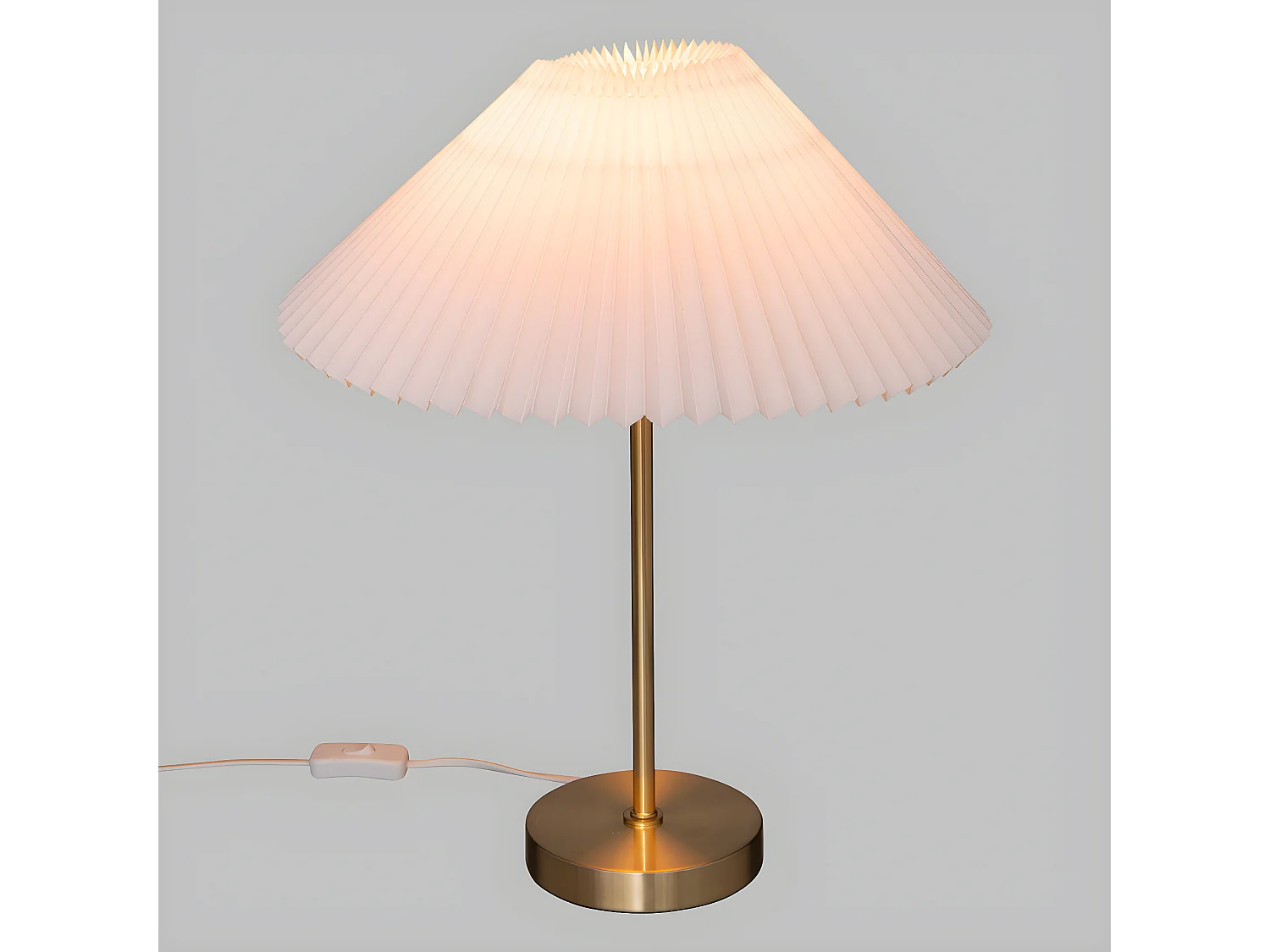 Lámpara de mesa con pantalla plisada