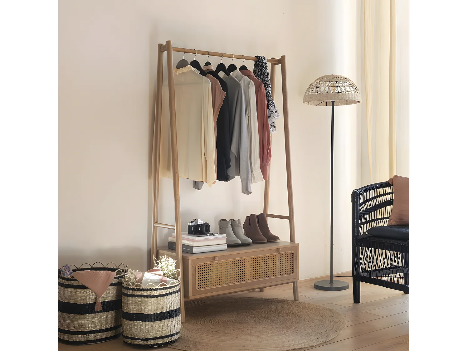 Lampadaire en métal Noir et abat-jour en Rotin H 150.5 cm