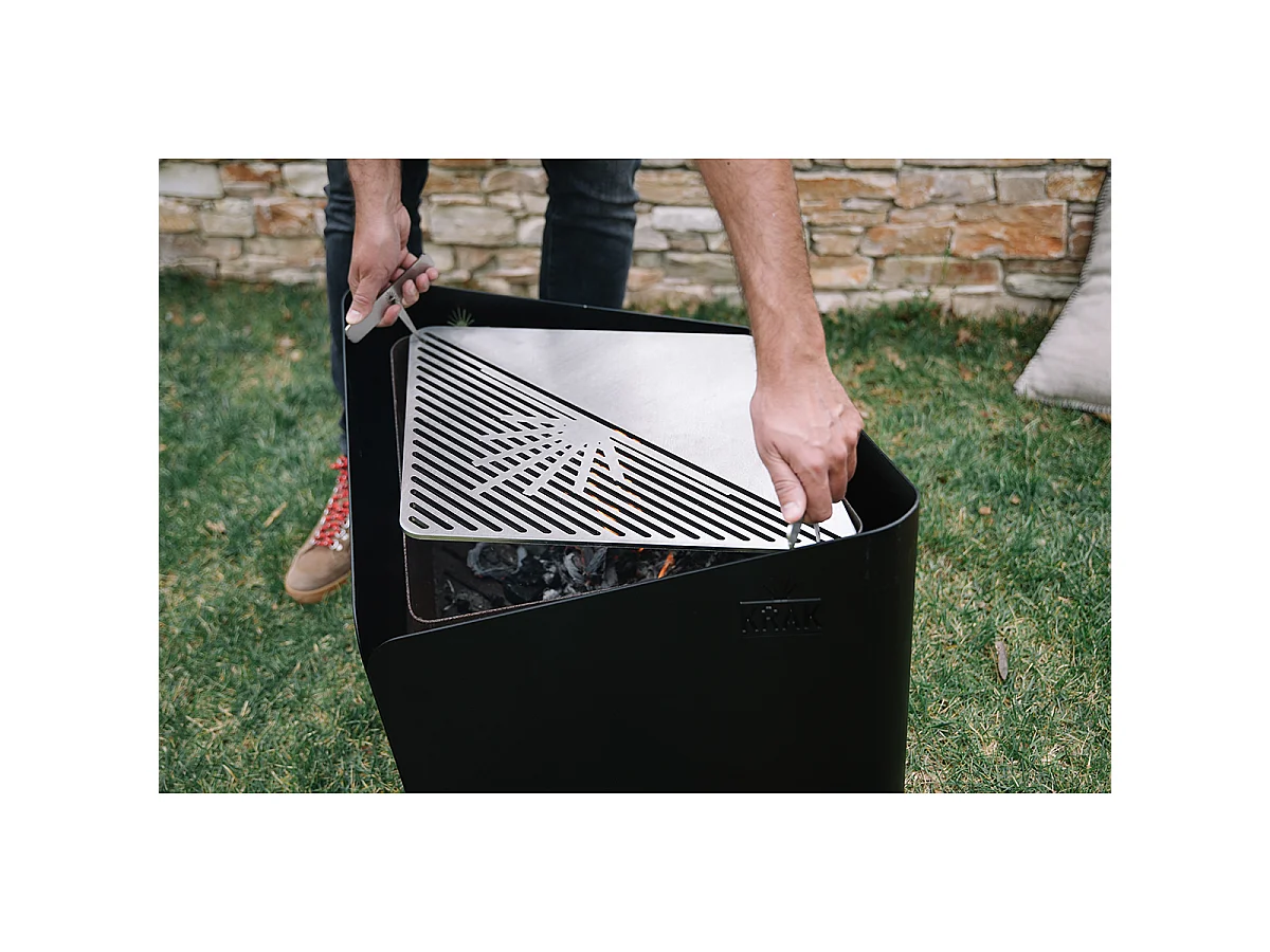 Krak Brasero à bois + grille 79x69cm - levant + grille noir