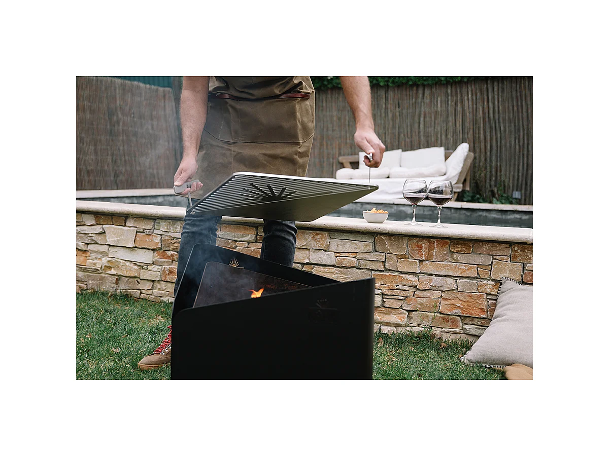 Krak Brasero à bois + grille 79x69cm - levant + grille noir