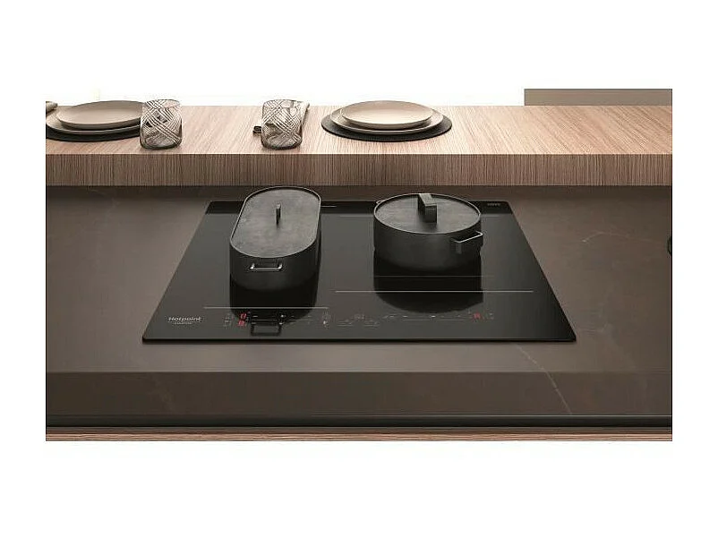 Hotpoint Table de cuisson induction 60cm 3 foyers 7200w noir - HB2760BNE
