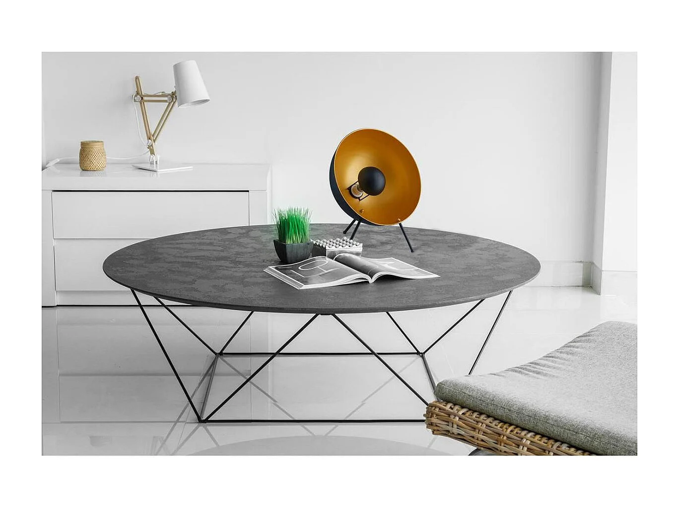 Gello tafellamp op goud en zwart metalen statief