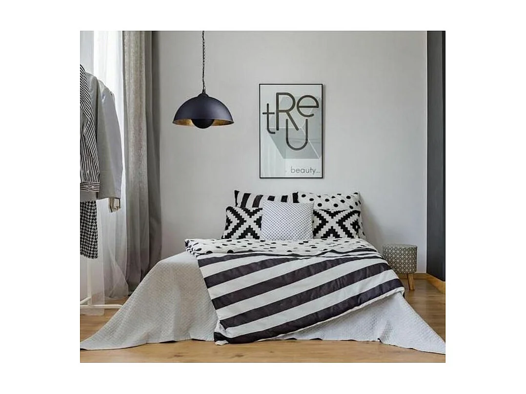 Zwart metalen hanglamp met gouden binnenkant Fola D 40 cm