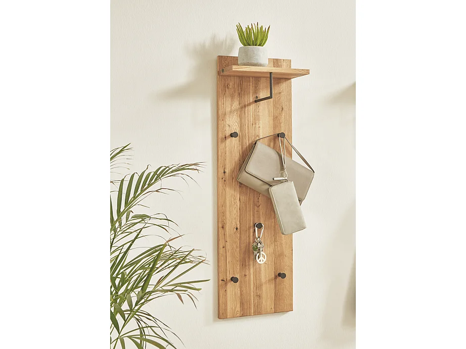 Perchero de pared de diseño industrial en roble y metal negro con 5 ganchos y estante Lorna