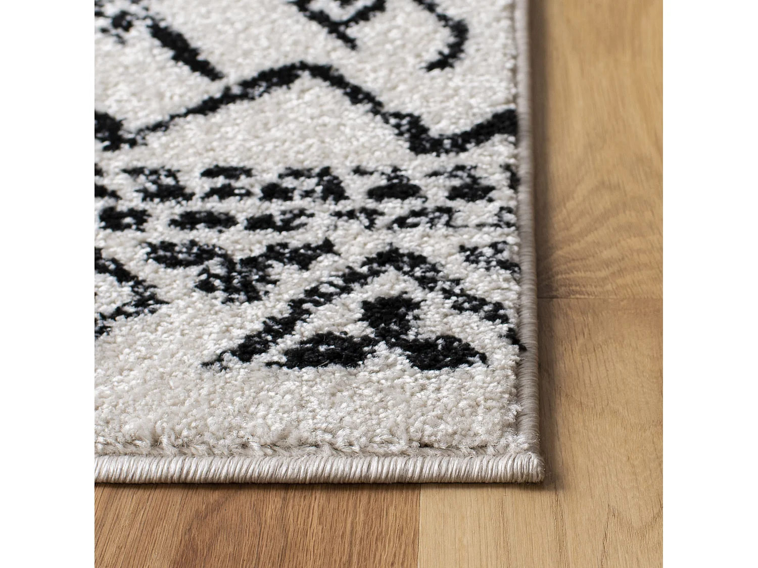 Tapis Neutre/Noir 122 X 183 cm - Jennifer