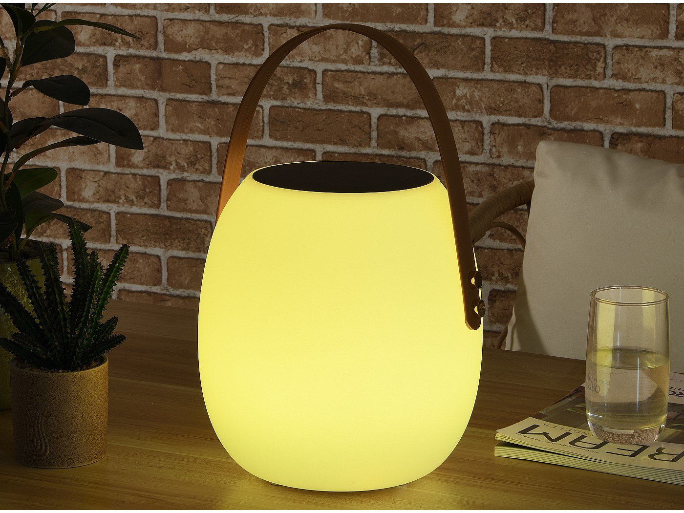 Lampe portable à LED avec panneau solaire H. 34cm Couleurs