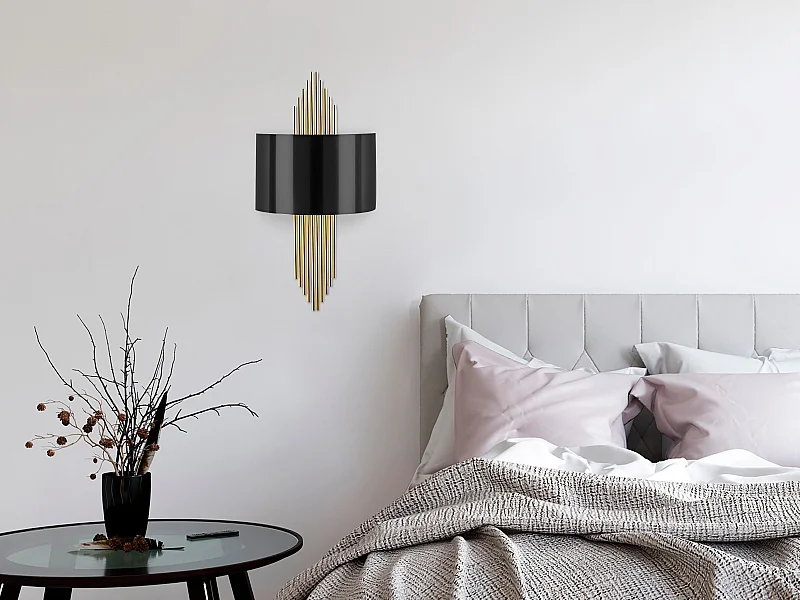 Metalen wandlamp SANGARIUS - B22 x H75 cm - Zwart en goud