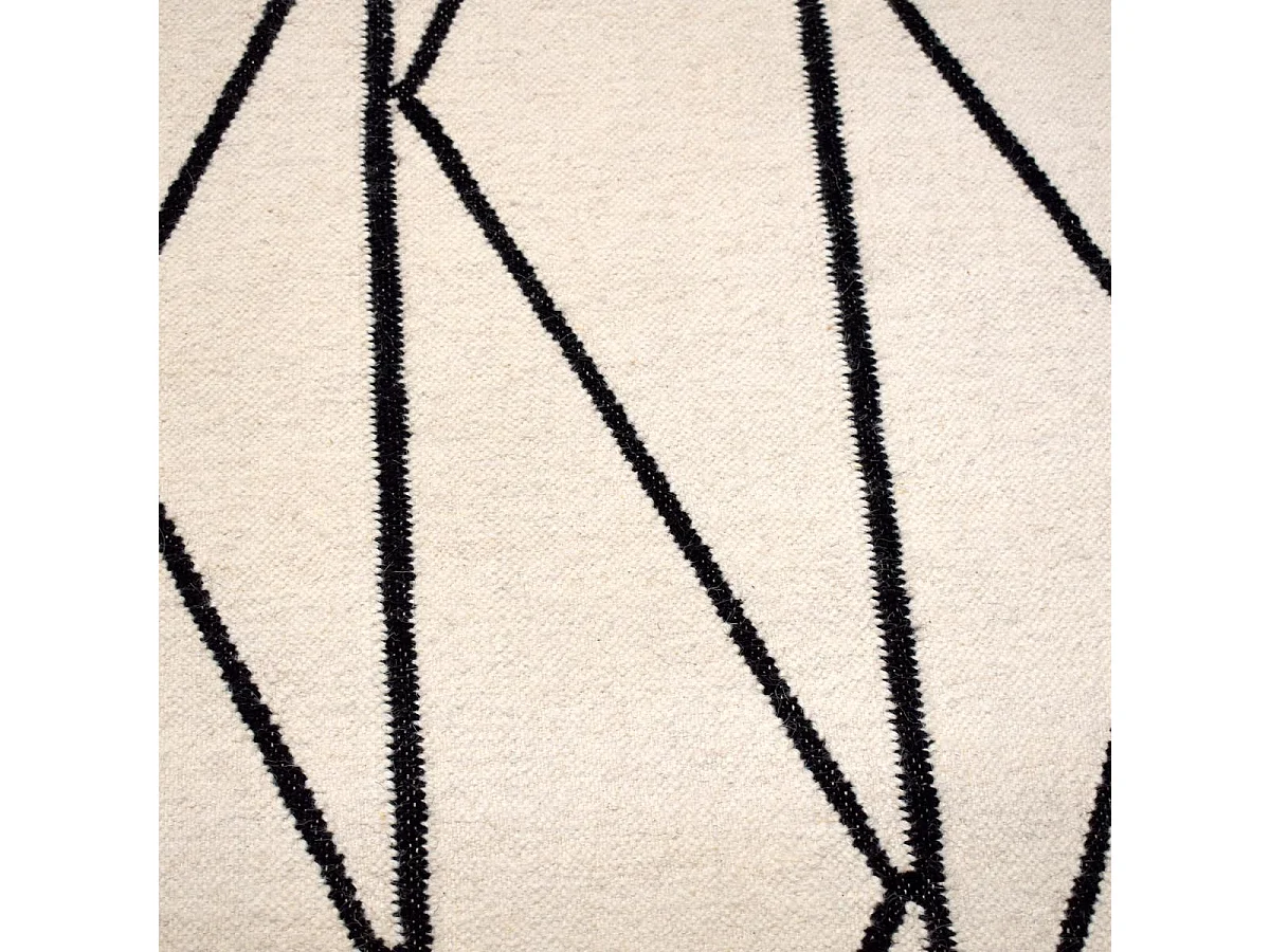 tapis salle à manger 200x300 fait main en laine beige et noir motif scandinave