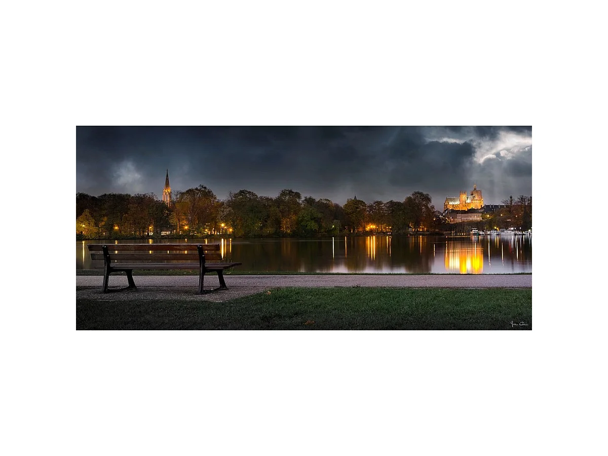 Tableau sur verre synthétique panorama plan d'eau Metz 65x145 cm