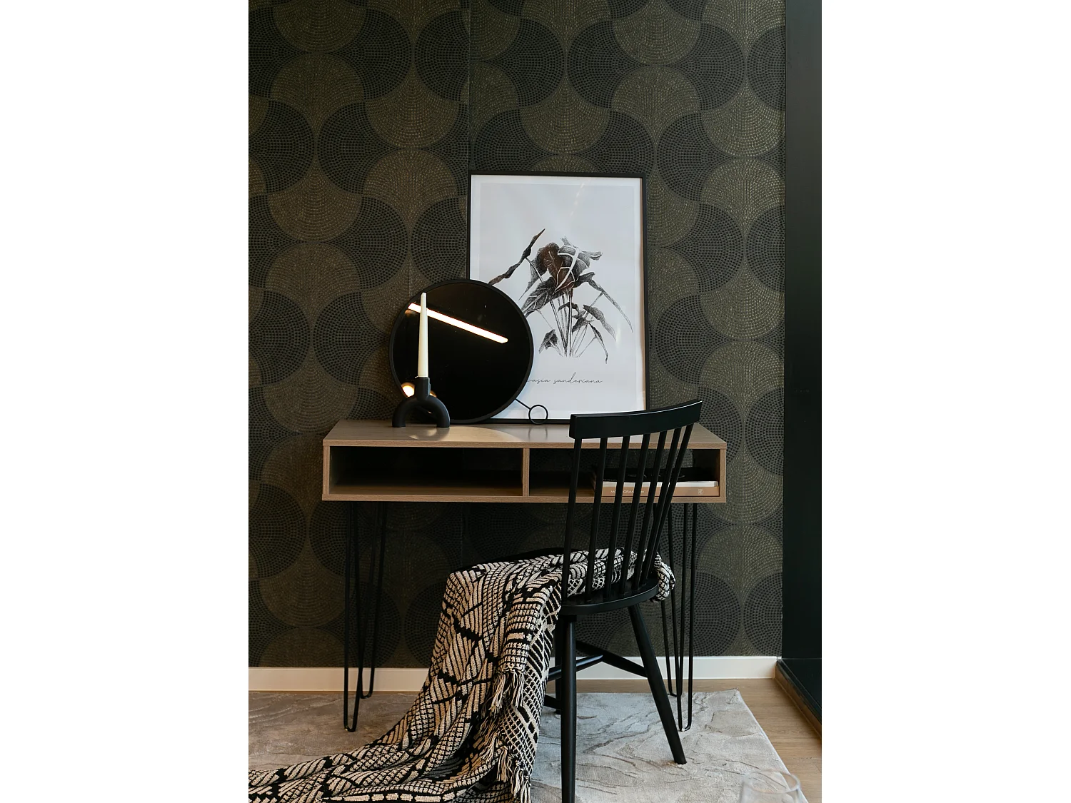 Schreibtisch - Bürotisch in Nussbaum / Schwarz mit 2 offenen Fächern und Metallbeinen, 100x40 cm - ORIANIS