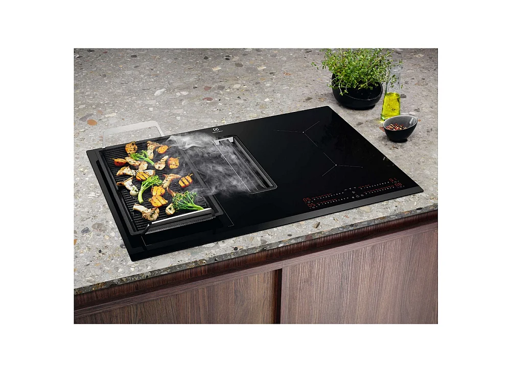 Electrolux Table de cuisson aspirante induction 78cm 4 feux 7350w noir - KCC83443